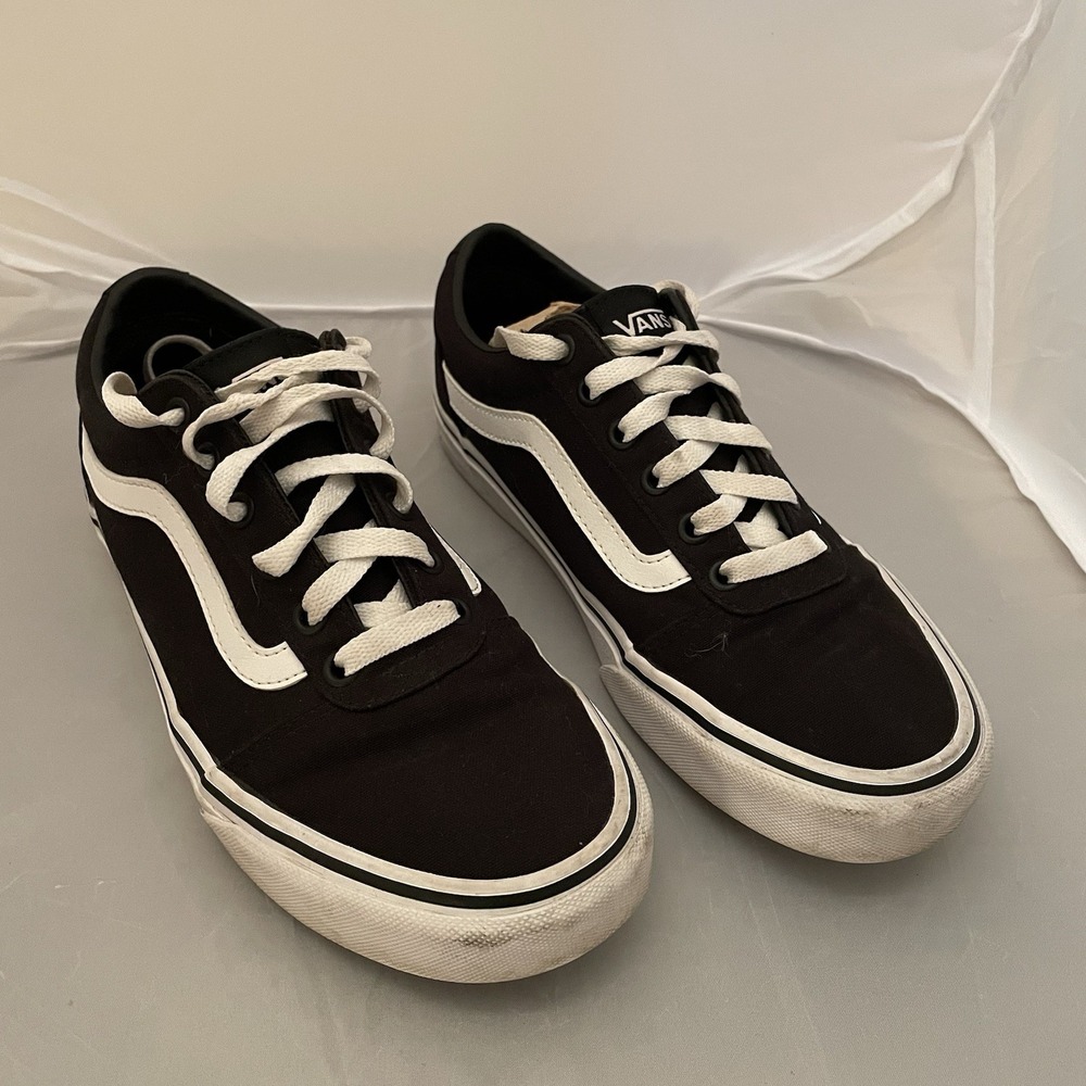 VANS Off the Wall Black Canvas Low Top Sneaker Black/white Size Women's 8.5